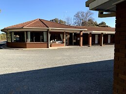 Kingswood Motel