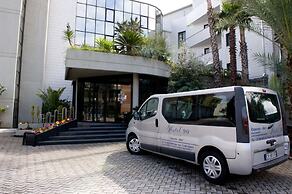 Hotel 90
