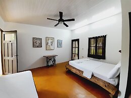 Hotel Hibiscus Garden / Jardin De Papos