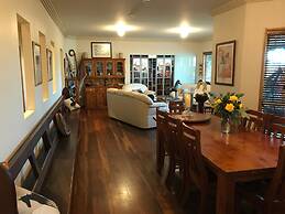 Fullcircle Farm Bed & Breakfast