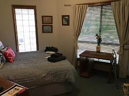 Fullcircle Farm Bed & Breakfast