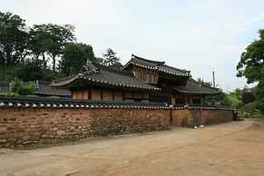 Yi Jin-rae's Historic House