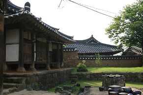 Yi Jin-rae's Historic House