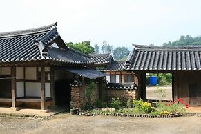Yi Jin-rae's Historic House