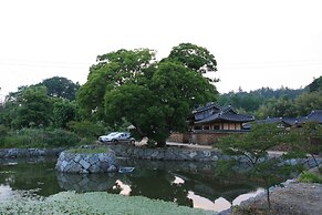 Yi Jin-rae's Historic House