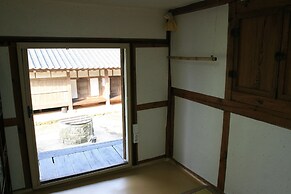 Yi Jin-rae's Historic House