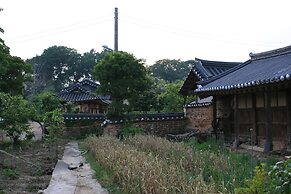 Yi Jin-rae's Historic House