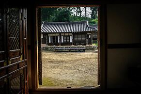 Yi Jin-rae's Historic House