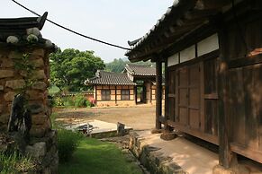 Yi Jin-rae's Historic House