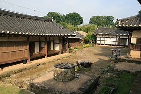 Yi Jin-rae's Historic House