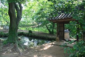 Yi Jin-rae's Historic House