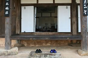 Yi Jin-rae's Historic House