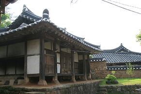 Yi Jin-rae's Historic House