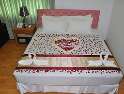 Paragon Hotel