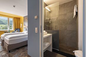 Hwest Hotel Hall