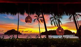 Playa Rosa Bungalows