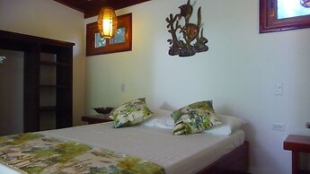 Playa Bluff Hotel