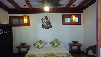 Playa Bluff Hotel