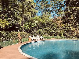 Playa Bluff Hotel