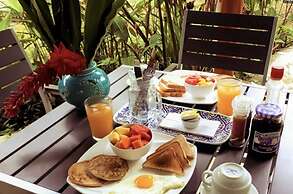 Playa Bluff Hotel