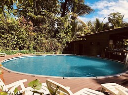 Playa Bluff Hotel