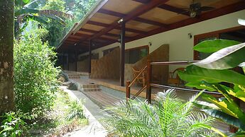 Playa Bluff Hotel