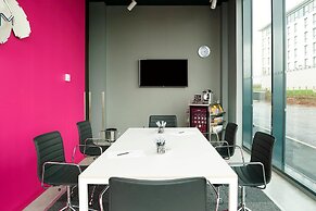 Moxy Aberdeen Airport