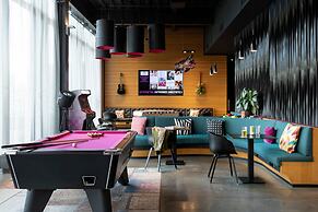 Moxy Aberdeen Airport