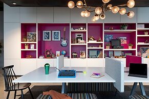 Moxy Aberdeen Airport