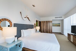 Hyatt Centric Waikiki Beach