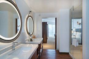 Hyatt Centric Waikiki Beach