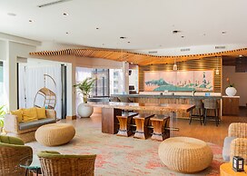 Hyatt Centric Waikiki Beach