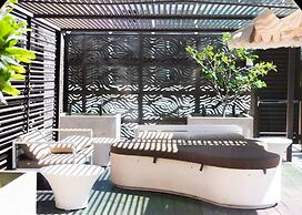 Hyatt Centric Waikiki Beach