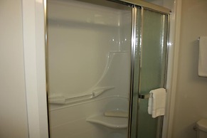 Crossroads Inn & Suites