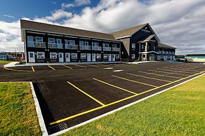 Crossroads Inn & Suites