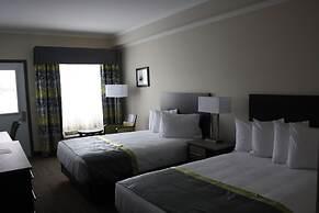 Crossroads Inn & Suites