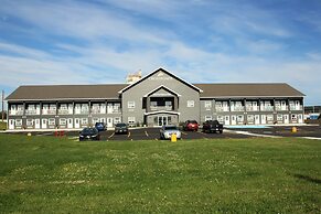 Crossroads Inn & Suites