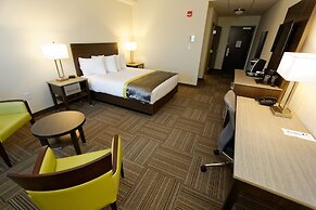 Crossroads Inn & Suites