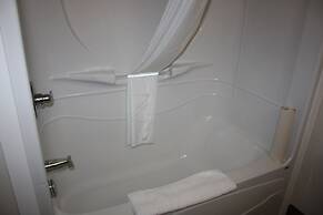 Crossroads Inn & Suites