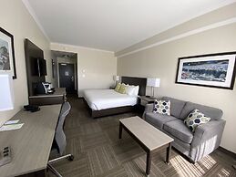 Crossroads Inn & Suites