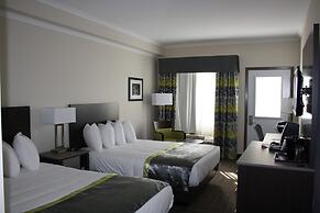 Crossroads Inn & Suites