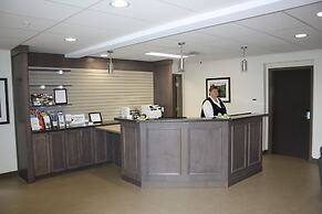 Crossroads Inn & Suites