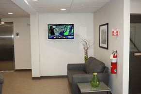 Crossroads Inn & Suites