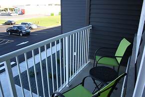 Crossroads Inn & Suites