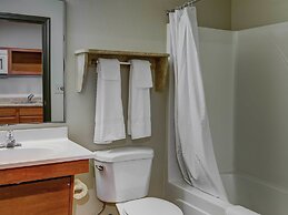 WoodSpring Suites Chicago Darien