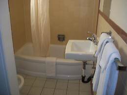 Deluxe Inn Of Roswell