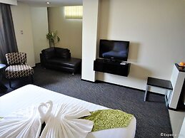 Mallberry Suites Business Hotel