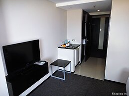 Mallberry Suites Business Hotel