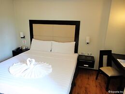 Mallberry Suites Business Hotel