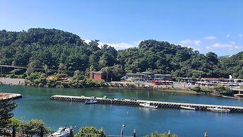 Cheonjiyeon Crystal Hotel